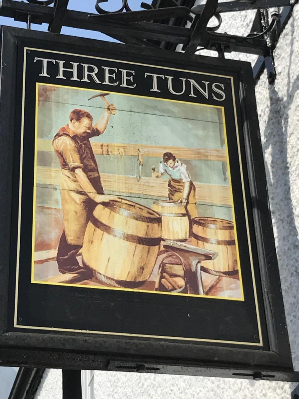 The Three Tuns Hotel Chepstow Exterior foto